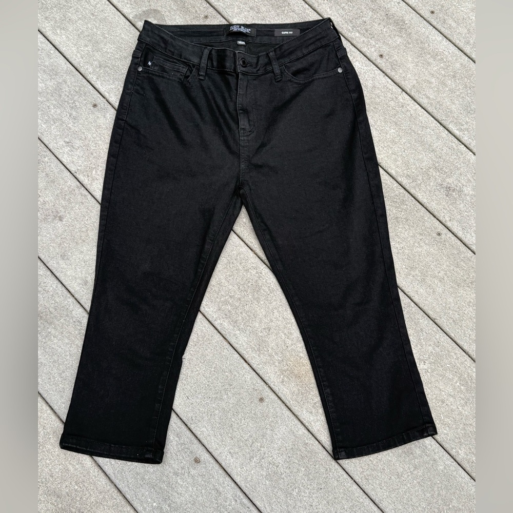Judy Blue Black Capris